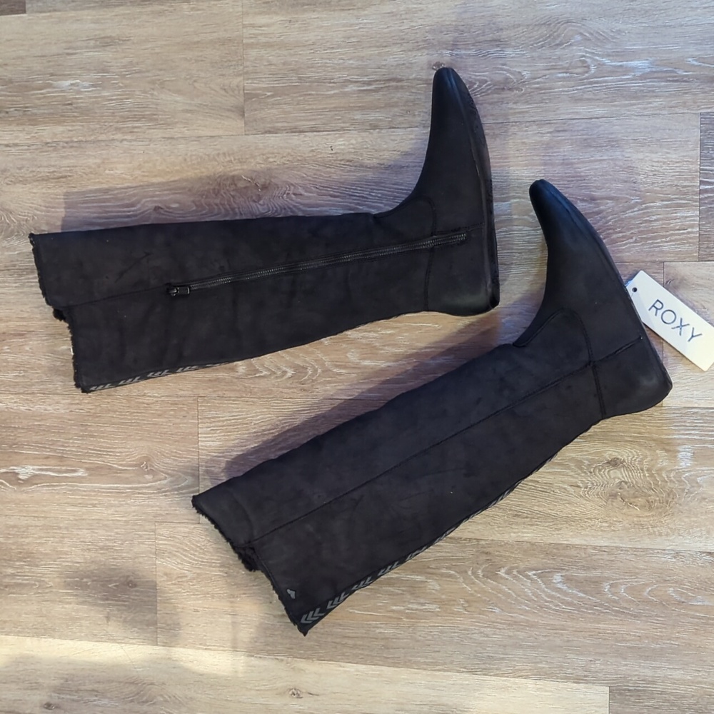 Knee high Roxy boots